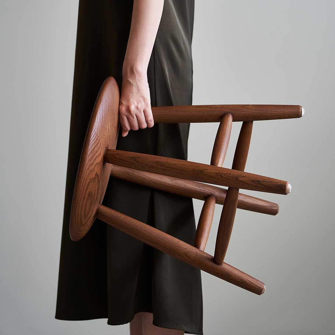 grado | Lotus Leaf Stool 荷葉坐凳
