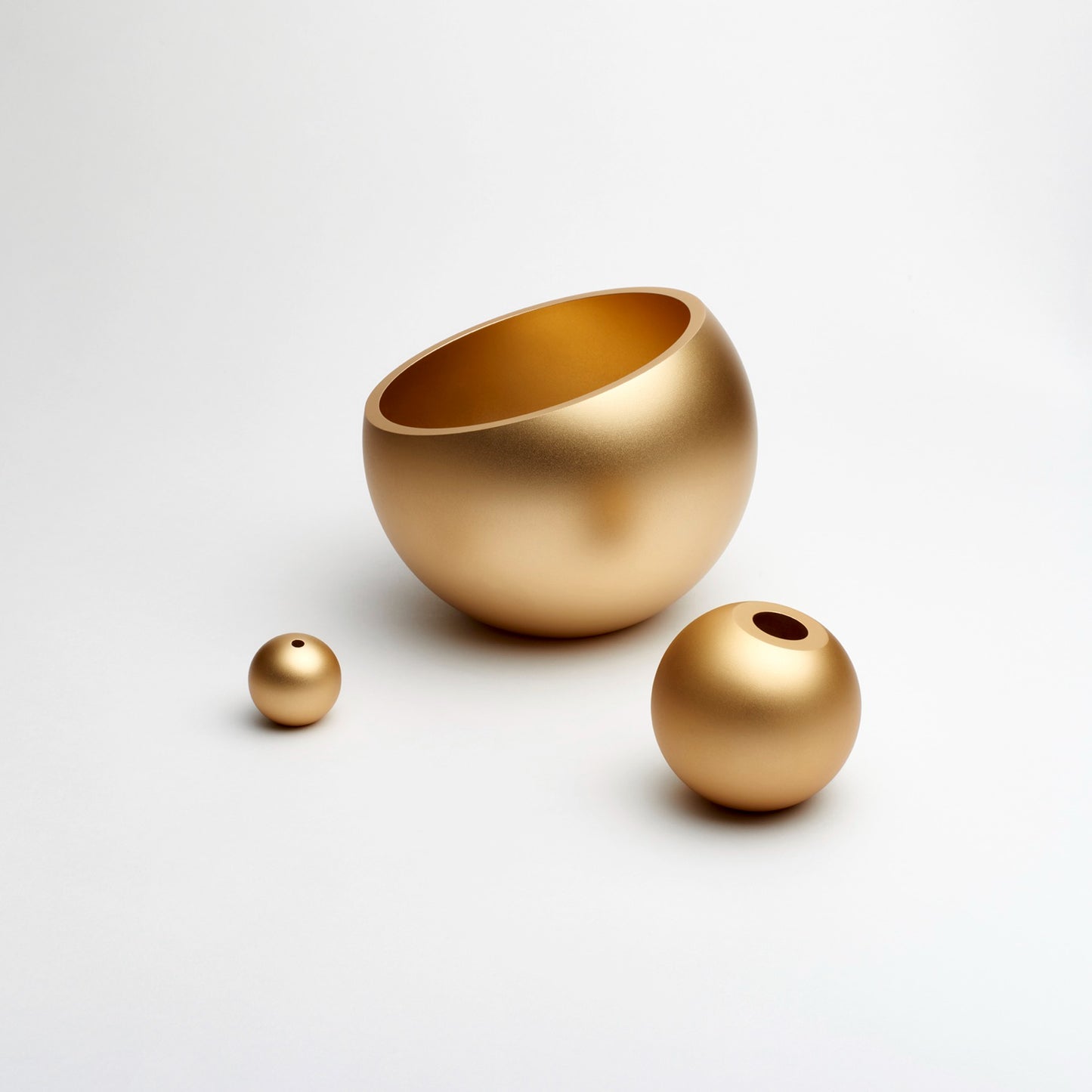 WUU | Shell Container - Gold 壳容器 黑