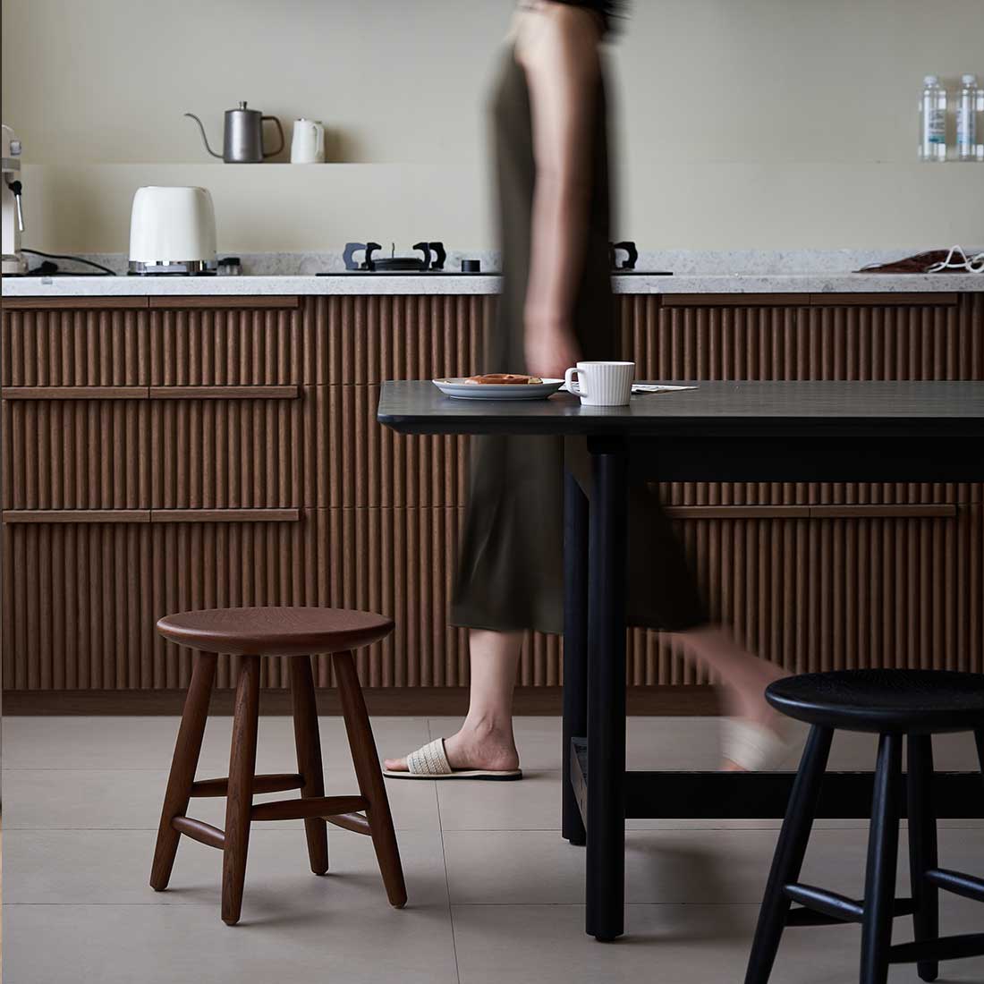 grado | Lotus Leaf Stool 荷葉坐凳