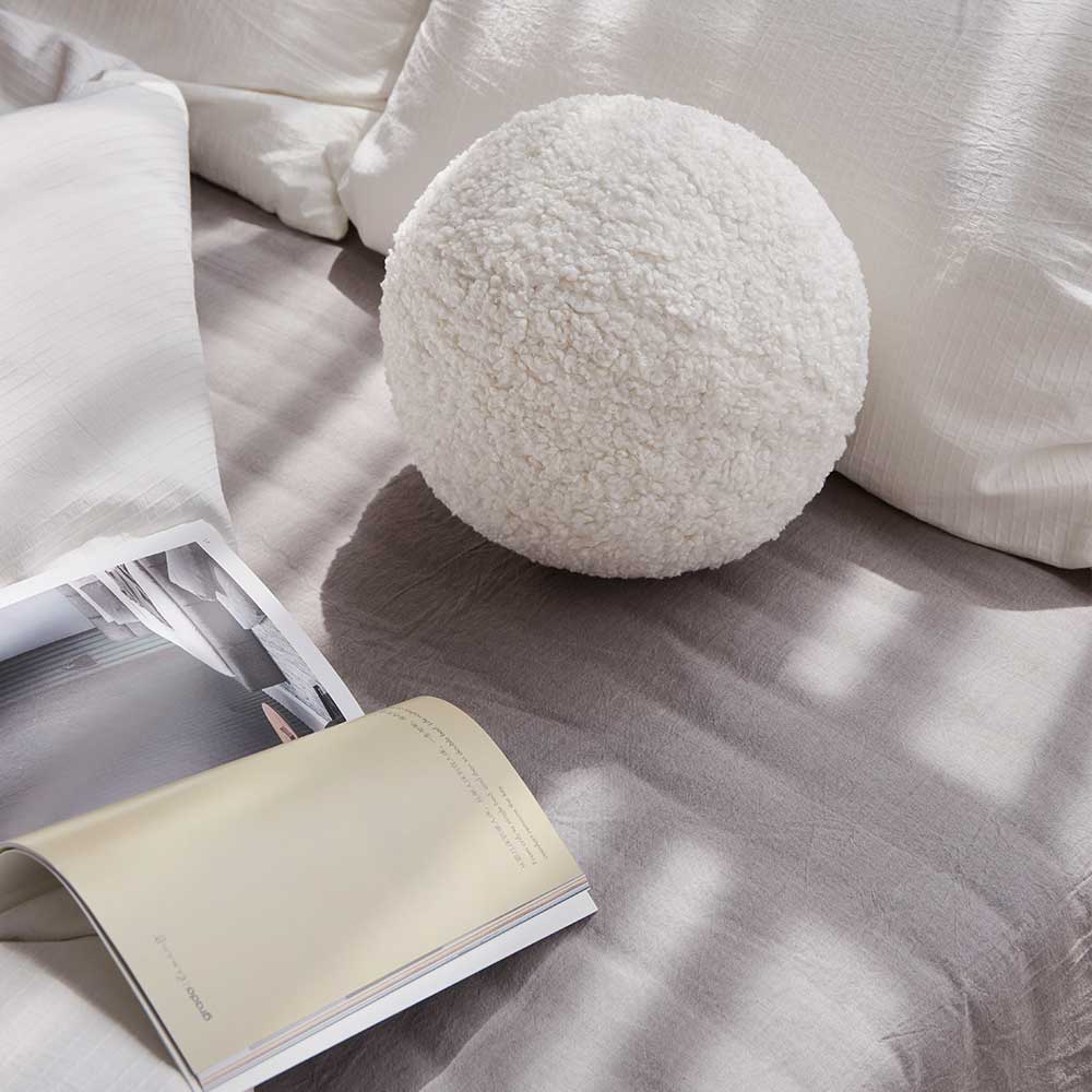 grado | Sesame Ball Cushion 麻球抱枕