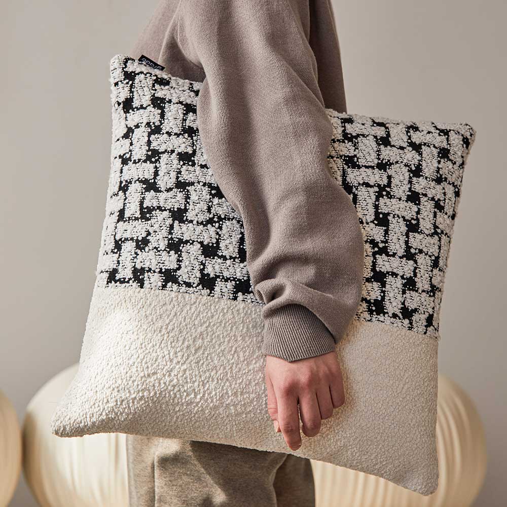 grado | Fancy Brick Cushion 花磚抱枕