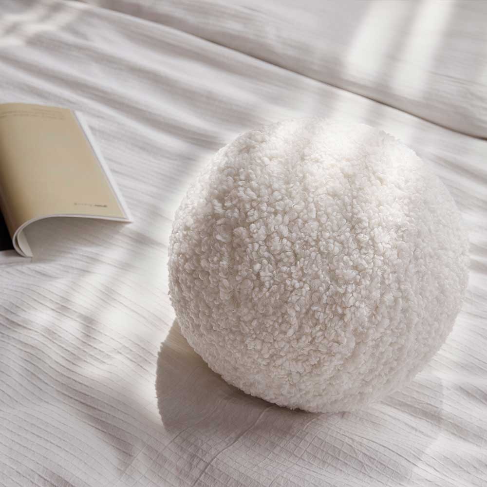 grado | Sesame Ball Cushion 麻球抱枕