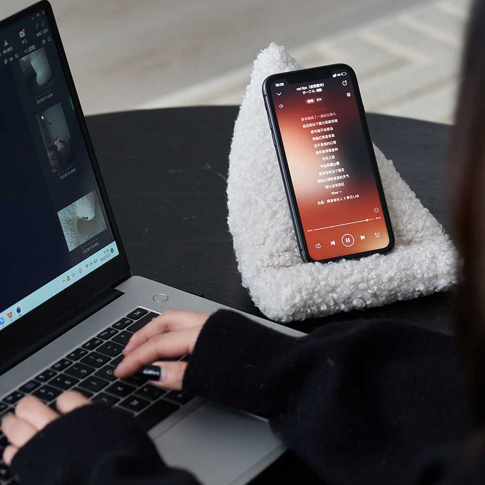 grado | Quadrangle Zong Phone Stand 四角粽手機支架