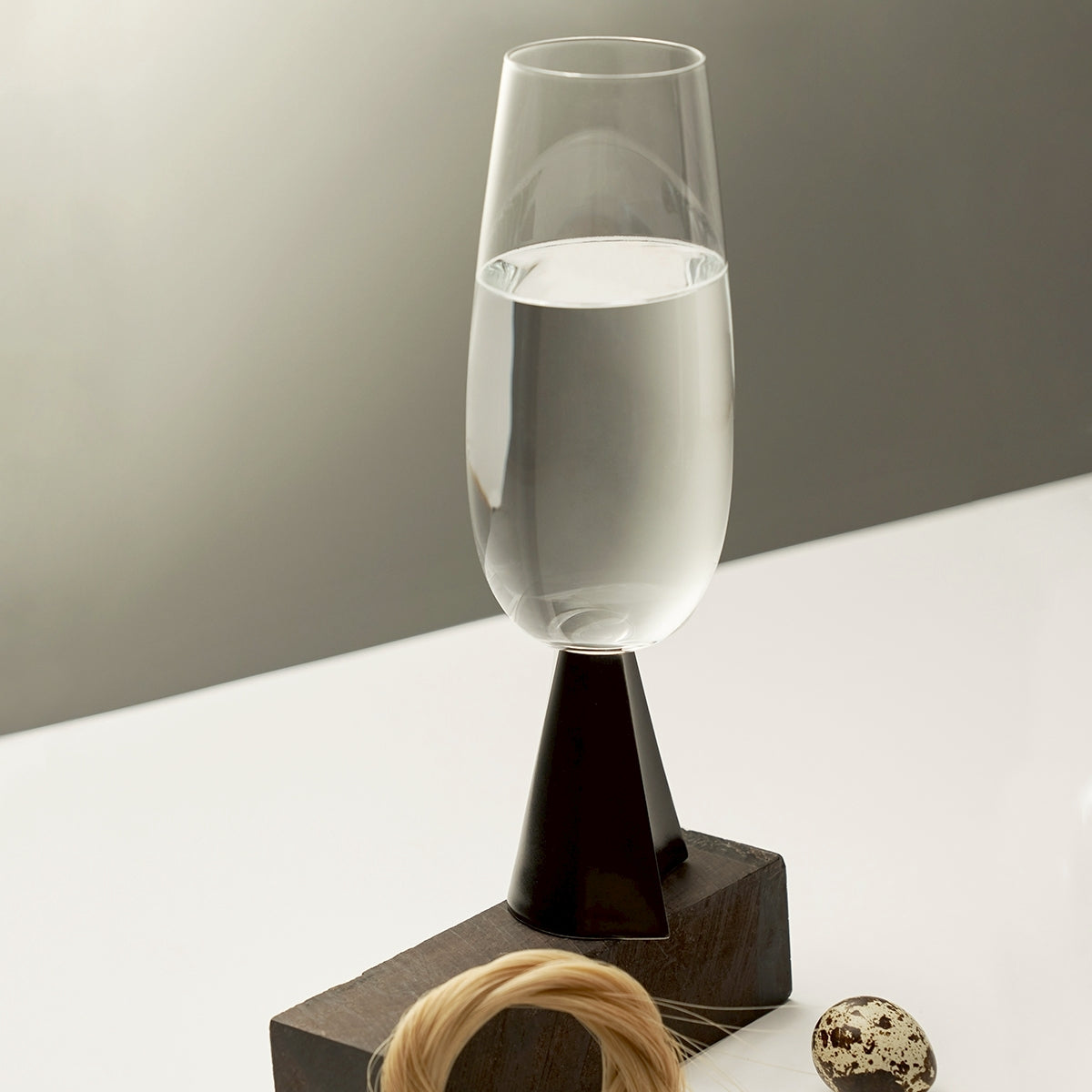 KONTEN | Black Slim Hoof Flute 黑蹄杯 高腳杯