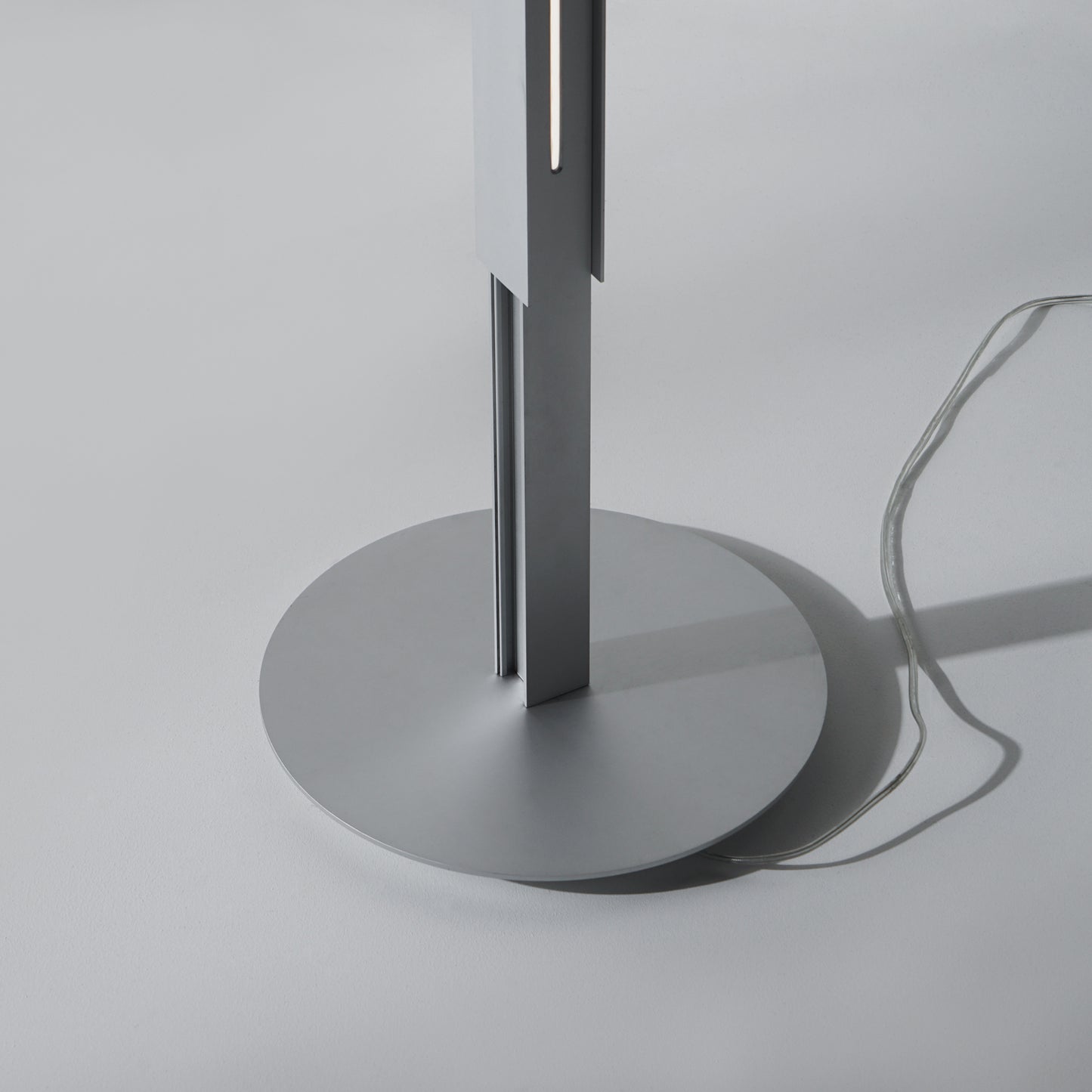 MARIO TSAI | Gap Lighting - Floor lamp 隙光灯系列 落地燈