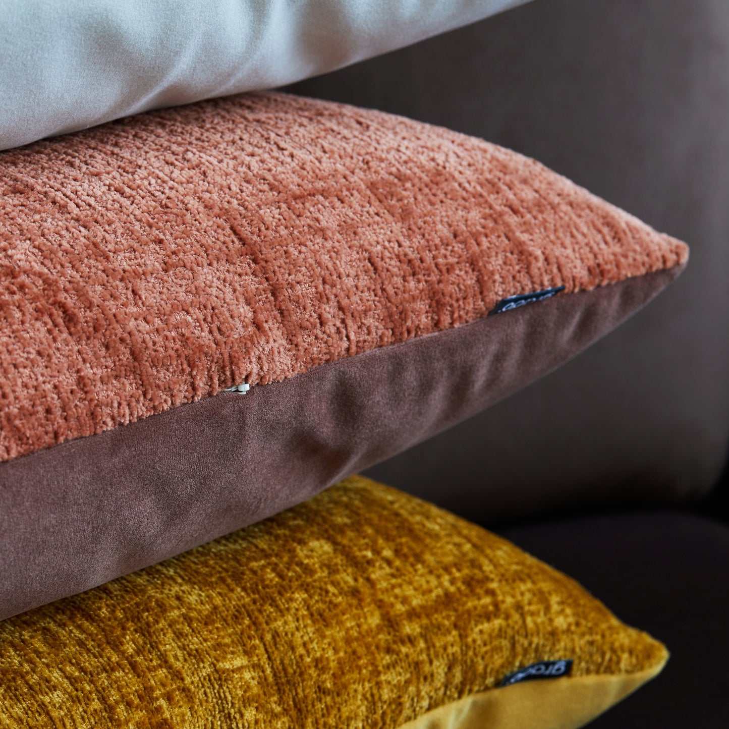 grado | You Tiao Cushion 油條抱枕