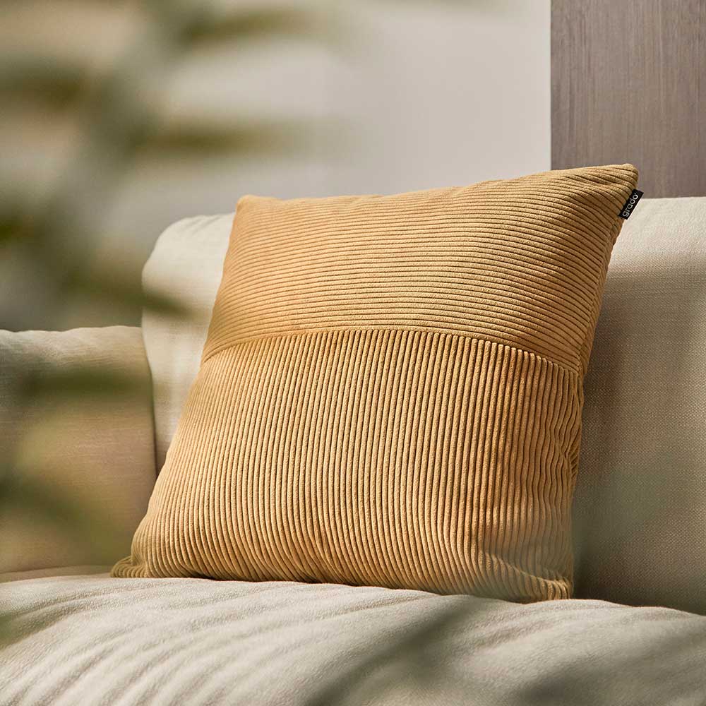 grado |  Crossed Path Cushion 阡陌抱枕