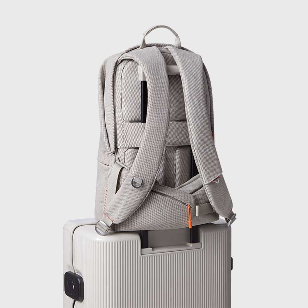 ITO |   TRUFFLE TRAVEL FROSTFIELD WHITE 旅行後背包 霜地白