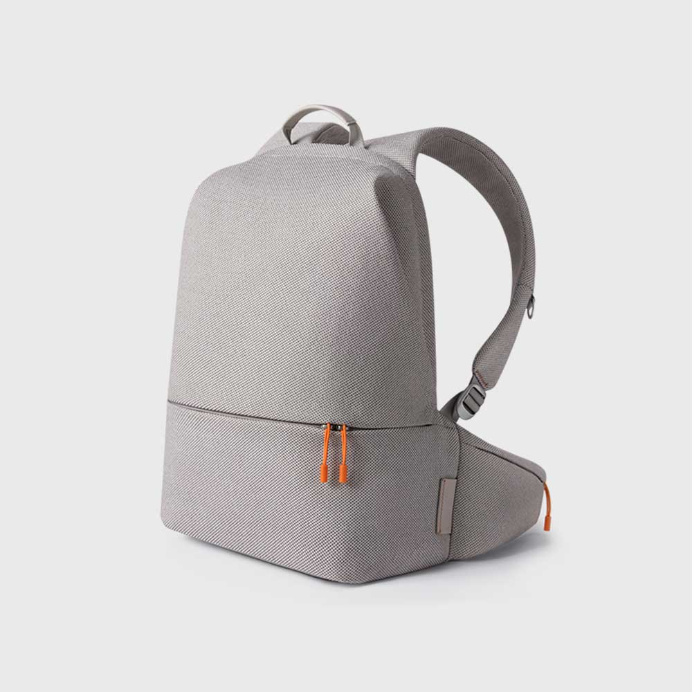 ITO |   TRUFFLE TRAVEL FROSTFIELD WHITE 旅行後背包 霜地白