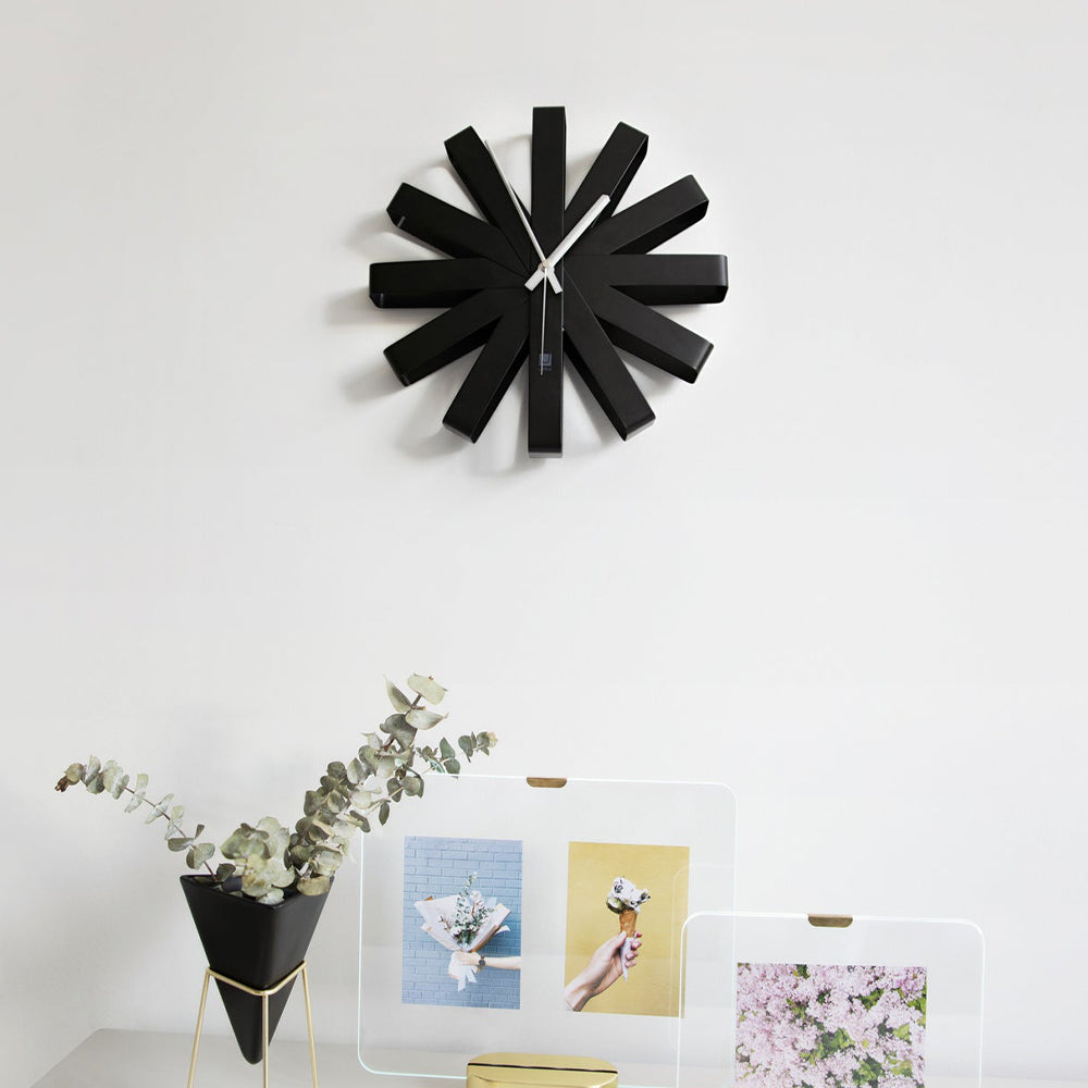 umbra | RIBBON WALL CLOCK 掛鐘