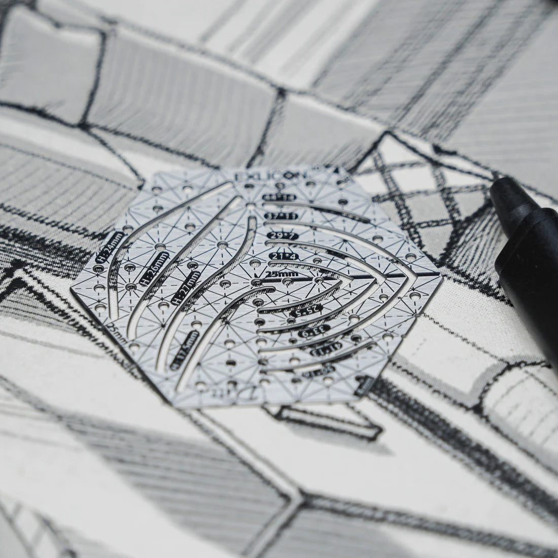 Ddiin | Small Stainless Steel Hexagon Disc 迷你不鏽鋼小六角形尺