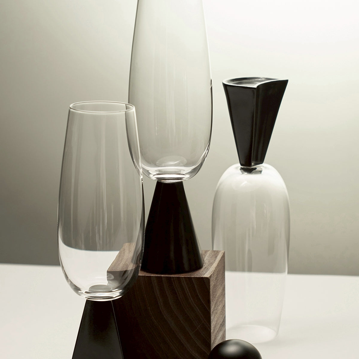 KONTEN | Black Slim Hoof Flute 黑蹄杯 高腳杯