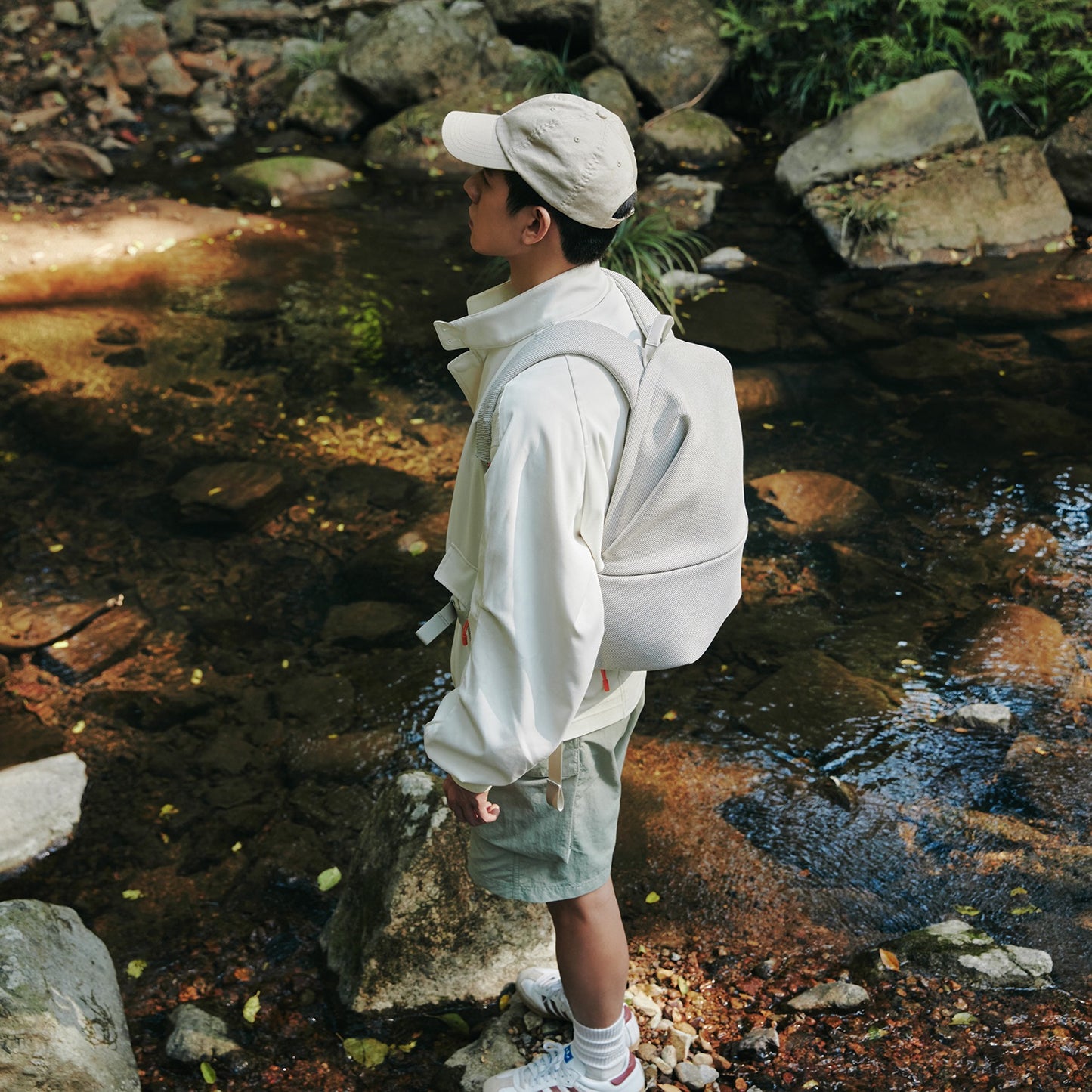ITO |   TRUFFLE TRAVEL FROSTFIELD WHITE 旅行後背包 霜地白